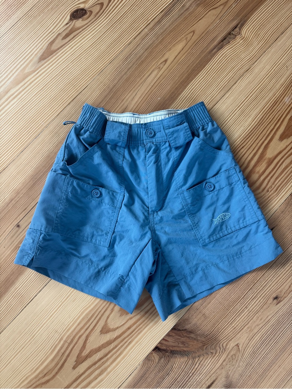 AFTCO Excellent Condition Shorts Youth Size 24 (size 8)